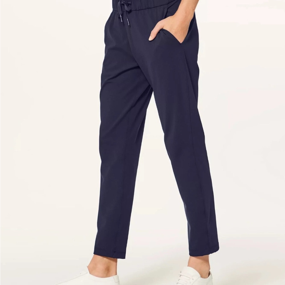 Lululemon On The Fly Navy Woven Slack Pants Size 6